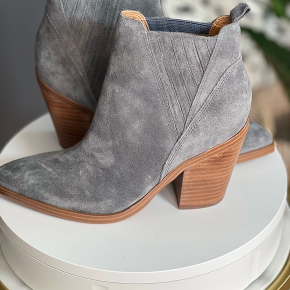 Marc fisher Gardi Gray Suede Pointed Toe Pull on Block heel ankle boot Size 5.5 - Picture 4 of 14